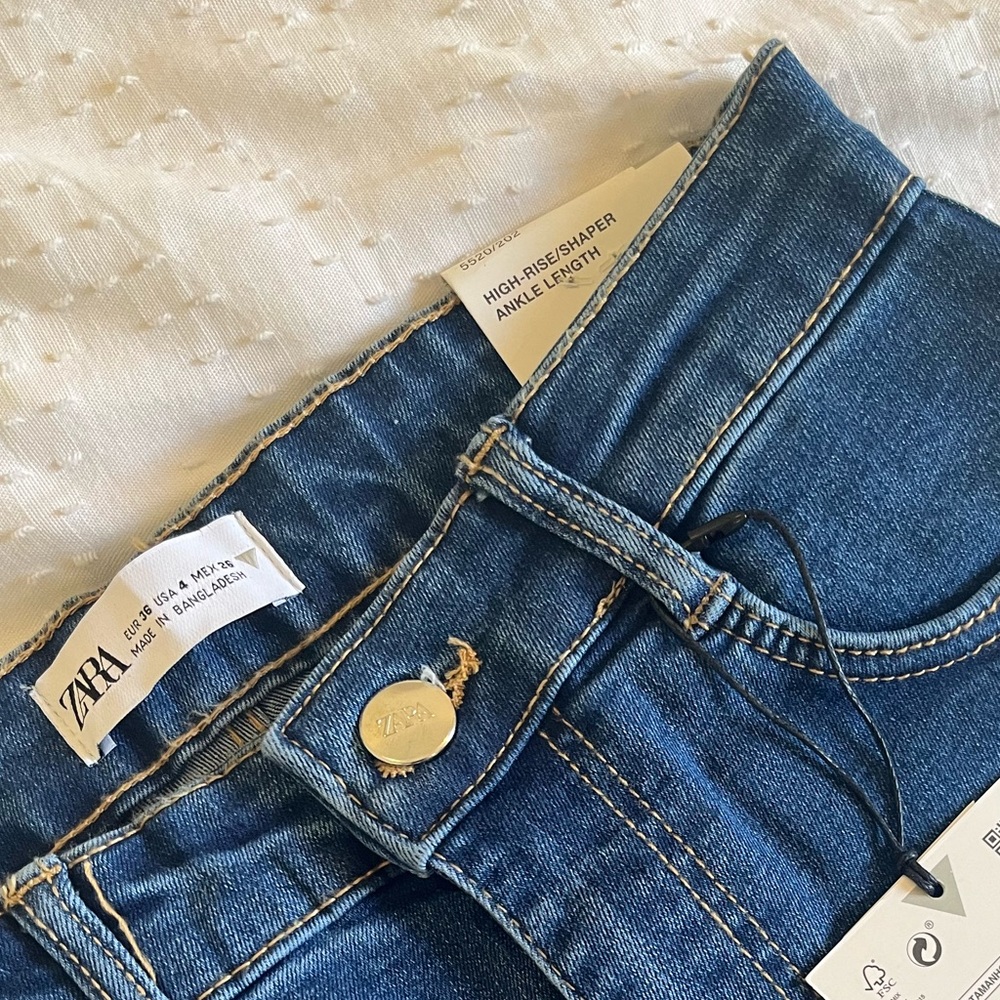 Dark blue high waisted skinny jeans